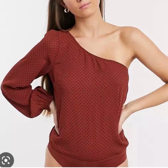 Abercrombie burgundy polka dot one sleeve bodysuit - Picture 1 of 12